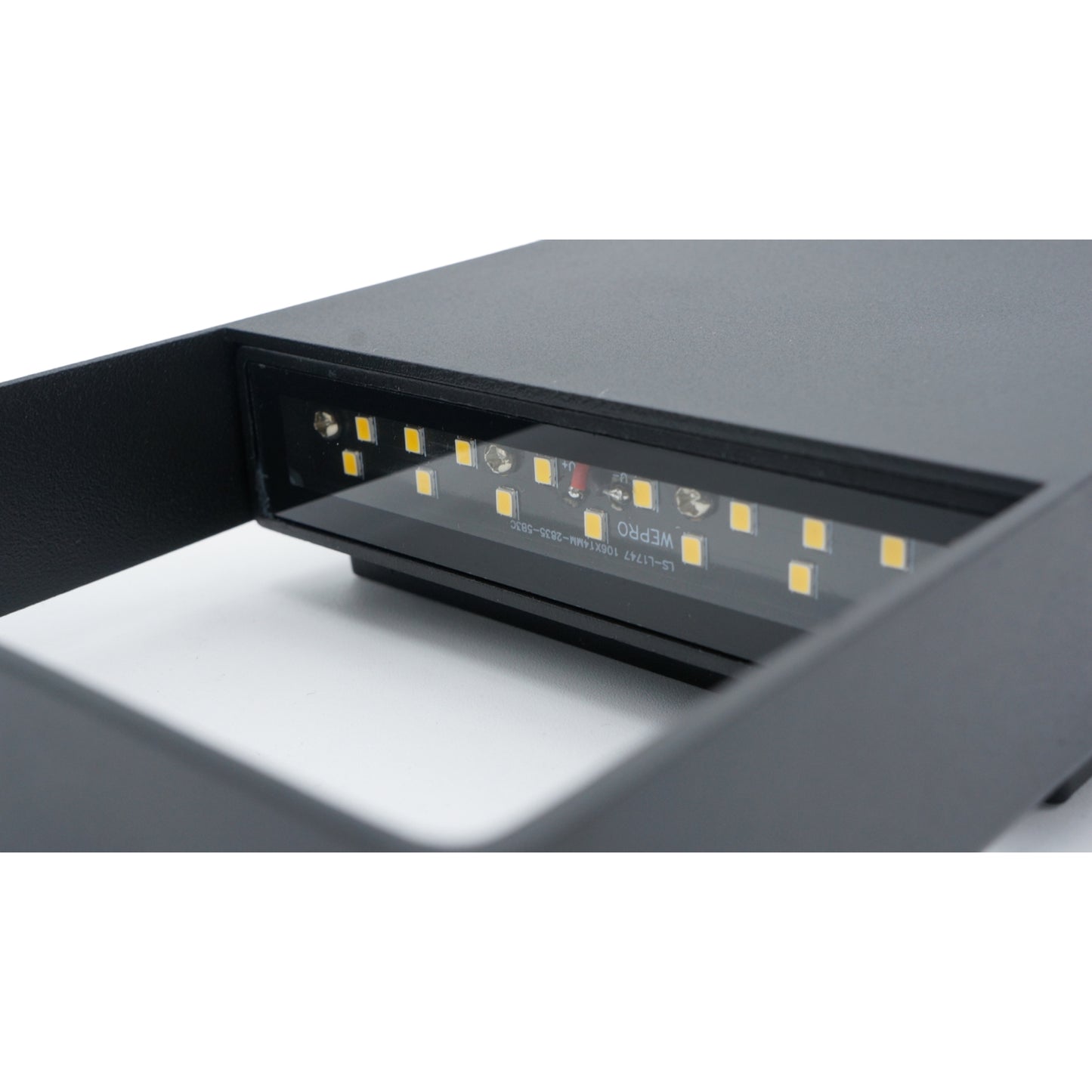LUMINARIO ARBOTANTE DE MURO PARA INTERIOR Y EXTERIOR LITELUX 6W LLE630N/3000